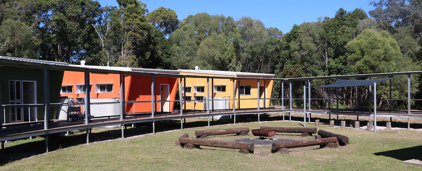 Bribie Island Retreat - cabins and firepit